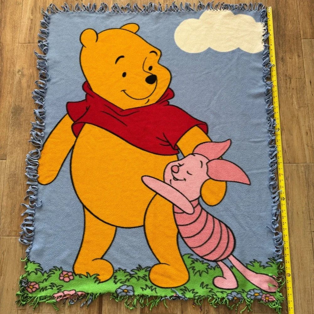 Disney Winnie‎ the Pooh Piglet Fleece Knot Blanket Throw One Layer Light Weight